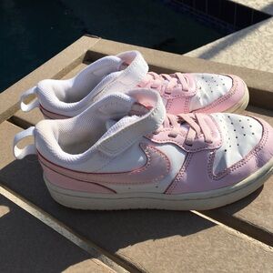 Nike Girl’s Play All Day Sneakers in Pink and White SZ 12C.